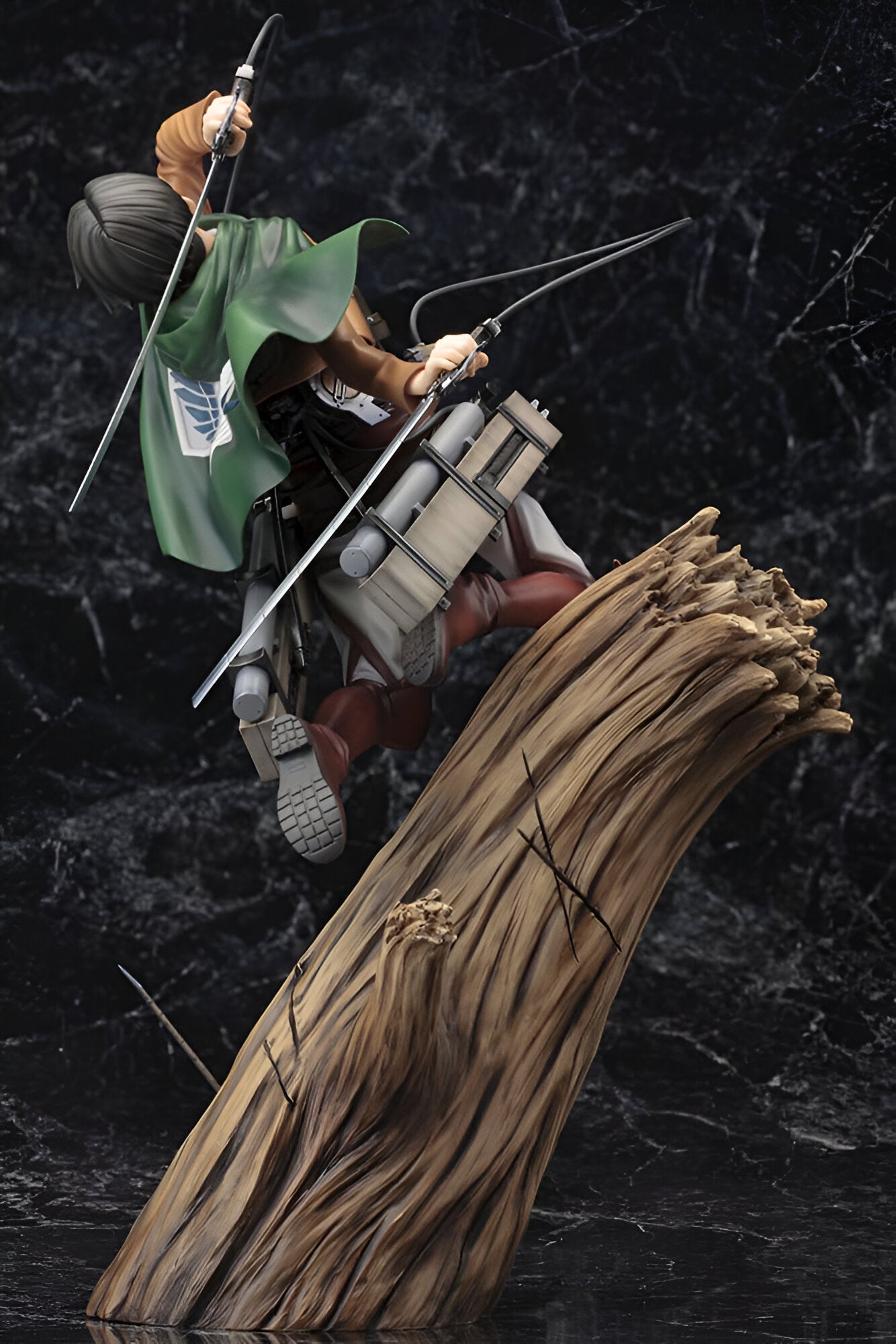 Attack on Titan Levi Ackerman Tree Figure